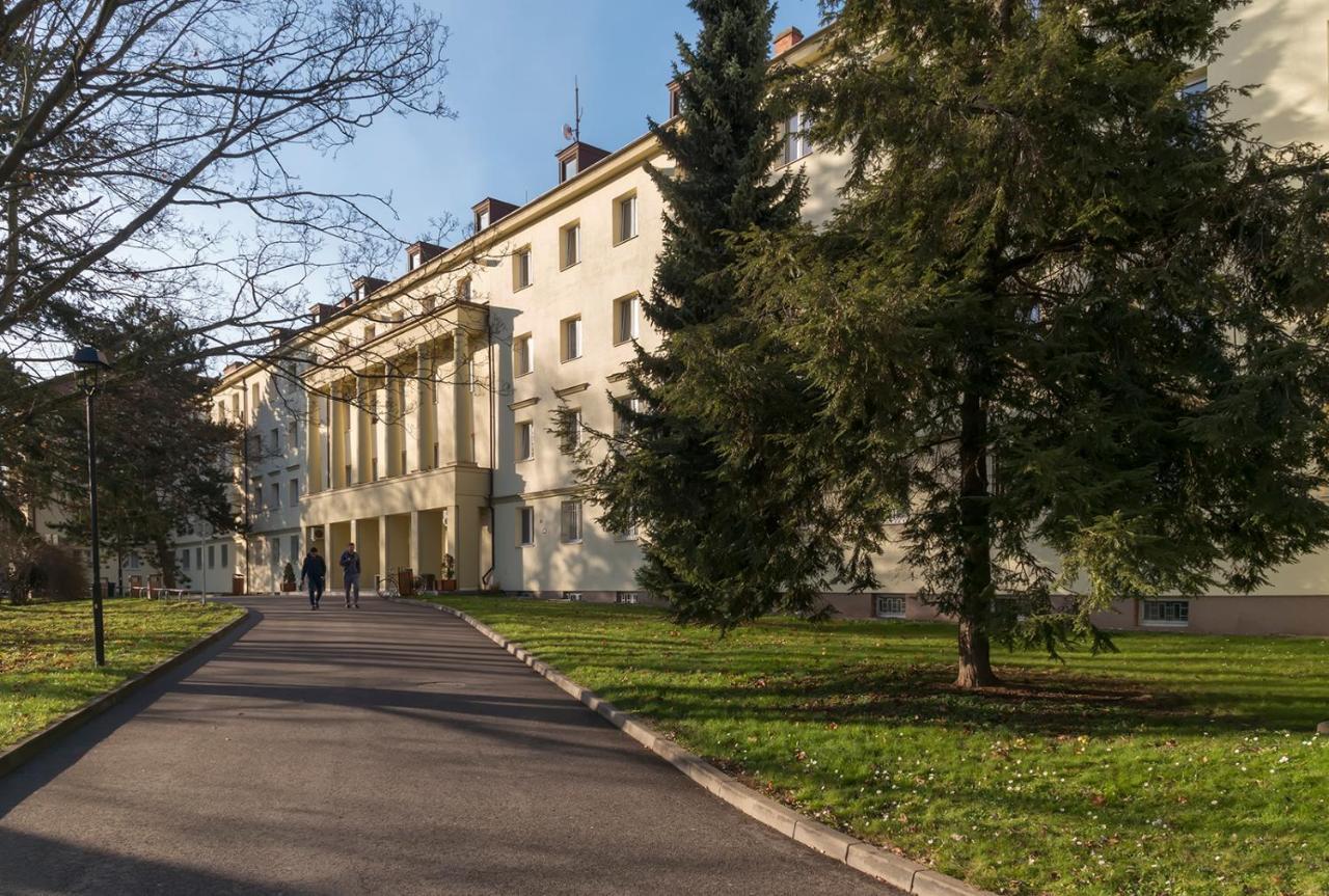 Tauferovy Koleje Hostel Бърно Стая снимка